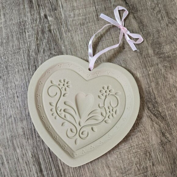 VTG Pair New Stoneware Cookie Molds Heart Easter Spring ABC Distributing 10425 - Picture 2 of 12